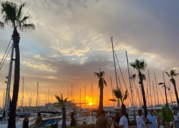 아파트 Exceptional Frontline View 데니아